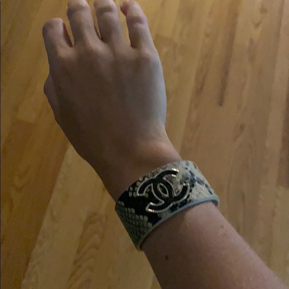Bracelet